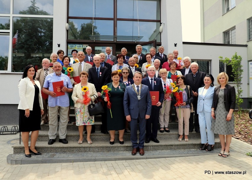 W gminie Staszów Złote Gody świętowało aż 77 par
