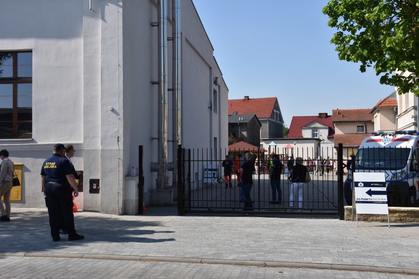 Falstart punktu szczepień w sali Bazar