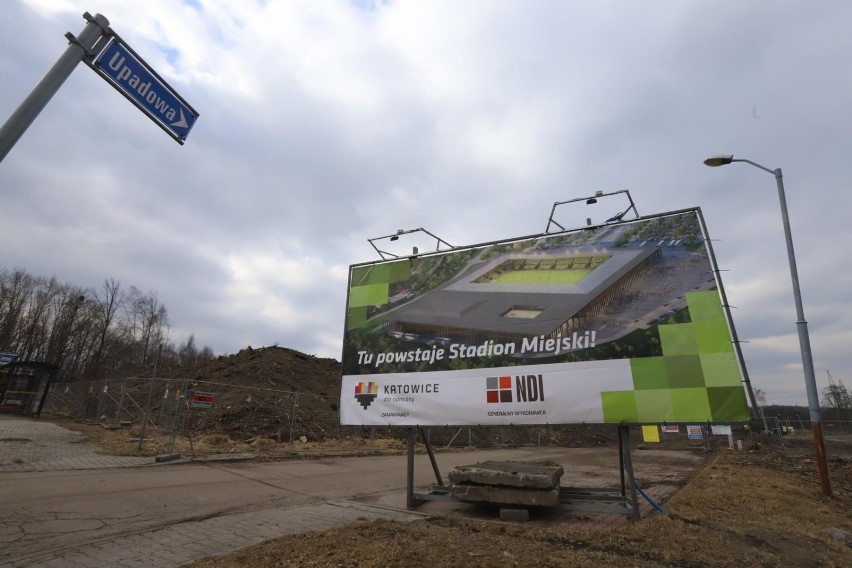 Marzec 2022 r. Budowa stadionu miejskiego dla GKS-u...