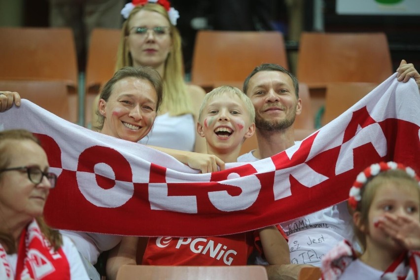 Kibice na meczu Polska - Włochy w Spodku świetnie się bawili...