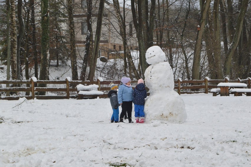 Moto Mikołaje w Miastku zadbali o zabawę na śniegu i ciepły posiłek| ZDJĘCIA+WIDEO