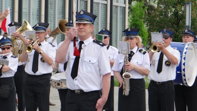 1 maja w Zduńskiej Woli. Był pochód, koncert i piknik