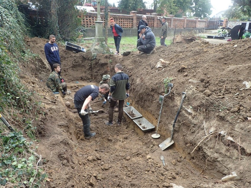 Zakończono prace ekshumacyjne na cmentarzu w Lubiniu