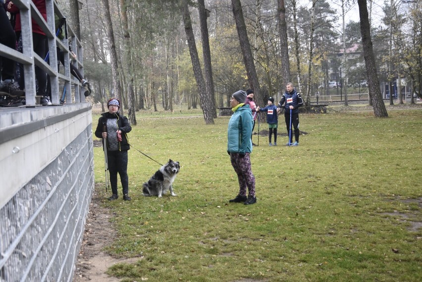 Bieg po zdrowie w Myszkowie na Dotyku Jury - zdjęcia. Był to bieg charytatywny, dla niepełnosprawnych dzieci