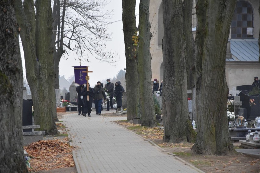 Lwówek. Pogrzeb Mariana Nawrota - byłego kapelmistrza Lwóweckiej Orkiestry Dętej