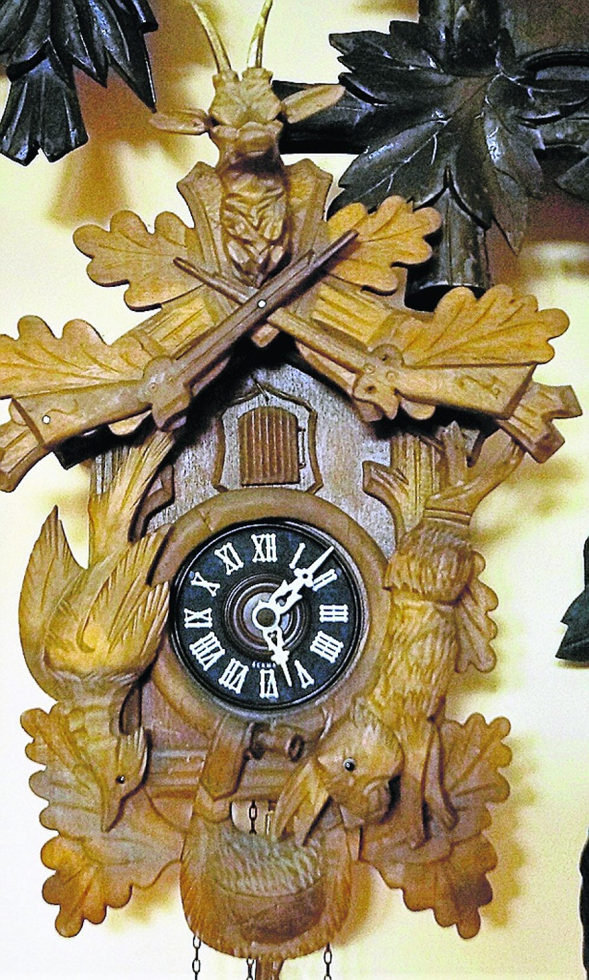 Zegary z kukułkami są bogato zdobione.