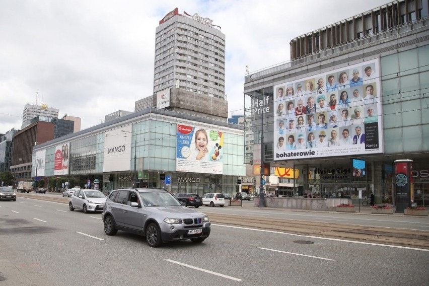 Niezwykłą wystawę można oglądać w centrum Warszawy. Znalazły...