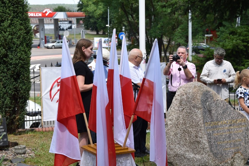 Uroczystość ku czci pomordowanych Polaków, na chodzieskim cmentarzu. "Ważna jest pamięć"