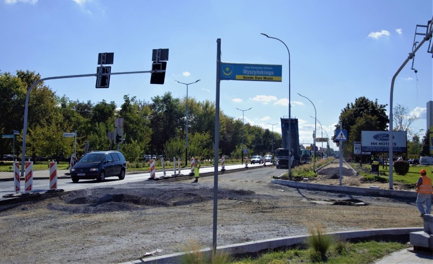 Trwa przebudowa drogi wojewódzkiej 723 i skrzyżowania w Tarnobrzegu. Zobacz postęp robót [ZDJĘCIA]