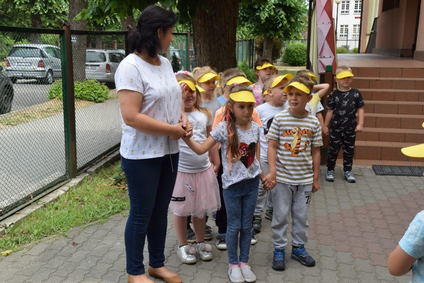 Dzieci z Przedszkola nr 1 w Miastku posadziły ozdobne krzewy