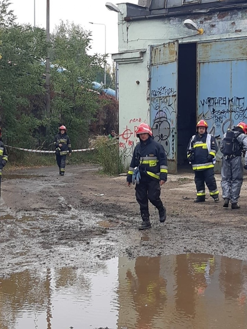 Częstochowa: Bomba ekologiczna w centrum miasta. Kilkaset ton niebezpiecznych substancji, we wtorek doszło do wycieku [ZDJĘCIA]