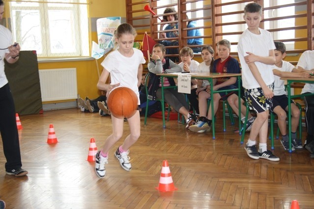 Przybynów: Sportowe i historyczne zmagania uczniów z gminy Żarki [ZDJĘCIA]