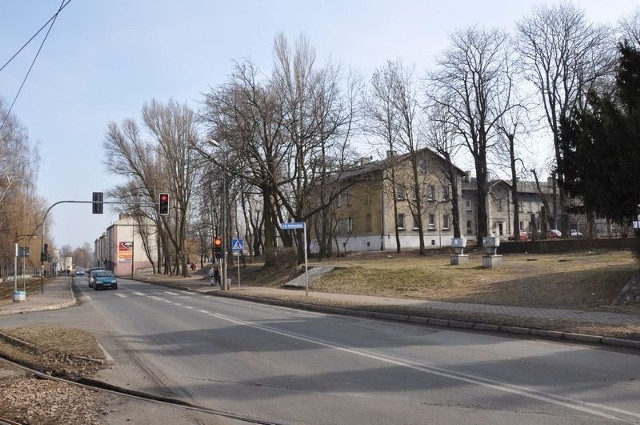 KLIMONTÓW
W dzielnicy powstanie dom matki i dziecka diecezji sosnowieckiej. Na jego potrzeby zaadaptowany będzie dawny dom katechetyczny przy parafii Chrystusa Króla. Prace mają pochłonąć ok. 3 milionów zł. Dom ma być gotowy za trzy lata.