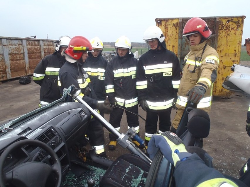 Zakończenie podstawowego szkolenia strażaków z OSP