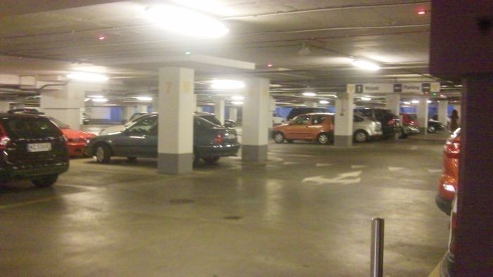 Opłaty za parking w Galerii Mokotów skutkują. Klienci cieszą się wolnymi miejscami