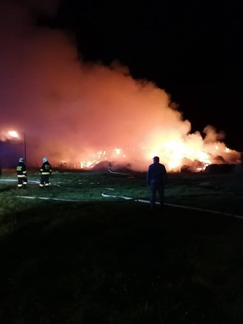 Gmina Gołańcz. Ogień i mocne zadymienie. Strażacy zostali wezwani do pożaru w Olesznie 