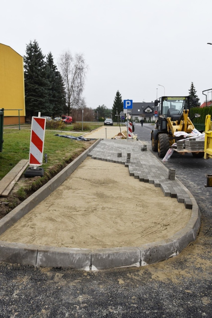 Nowa nawierzchnia i parkingi na ul. Sowiakowskiego w Janowie...