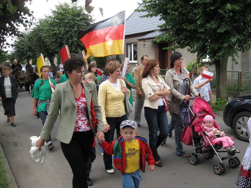 W europejskim pikniku uczestniczyły reprezentacje Niemiec,...