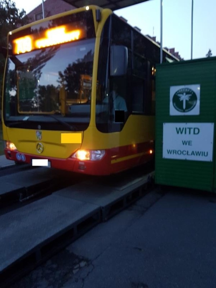 Do 300 kontroli autobusów rocznie przeprowadza wrocławski...
