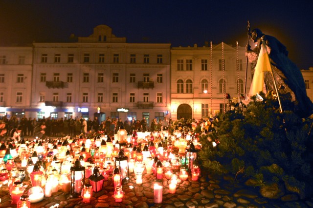 Marsz w 18. rocznicę śmierci św. Jana Pawła II w Piotrkowie