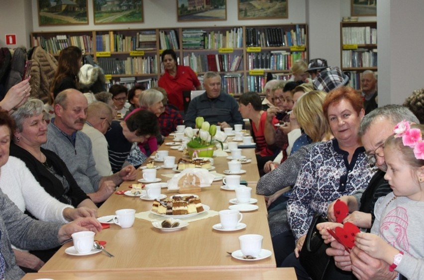 "Familiada" z babciami i dziadkami w bibliotece w Liskowie