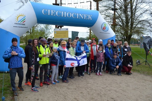 Ponad pół setki miłośników biegania i marszu kijkami stawiło się na starcie pierwszego w tym roku wyścigu. Grand Prix Tężnie Run Ciechocinek 2017 w Biegach i Nordic Walking. To już trzecia edycja imprezy cieszącej się coraz większym zainteresowaniem.