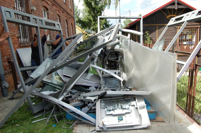 Wybuch bankomatu w Ostaszewie latem 2010 r. prawdopodobnie mógł być także dziełem rozbitej grupy. Trwa w tej sprawie śledztwo.