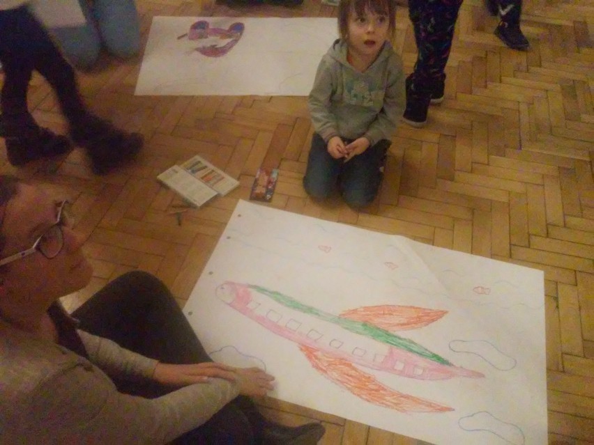 Lipiny: Studenci napiszą bajki. Dzieci z Lipin stworzyły do nich ilustracje w CKŚ "Grota'