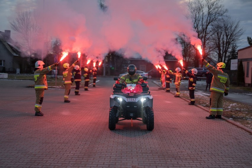 Przekazanie nowego wozu ratowniczego dla Ochotniczej Straży...