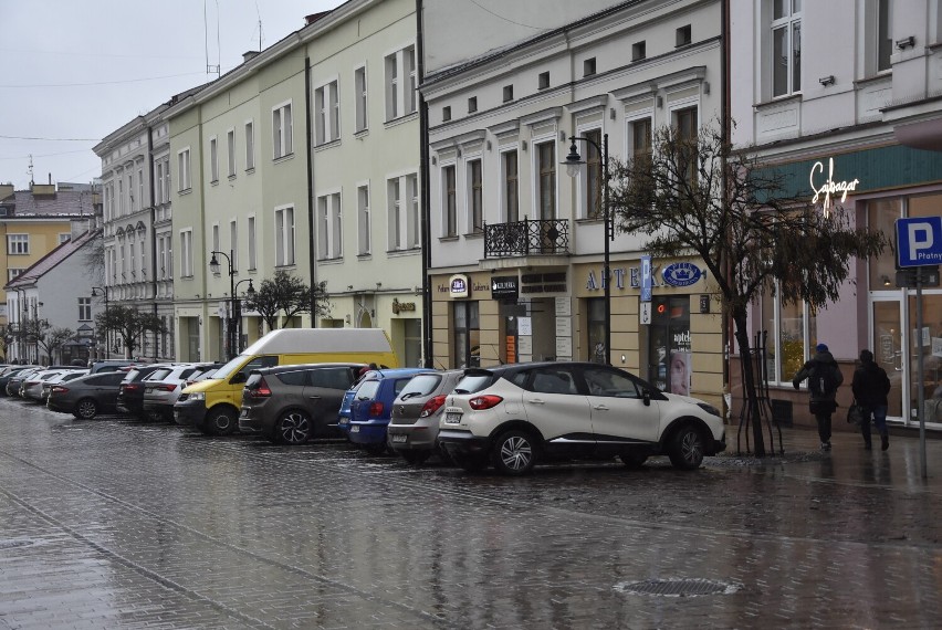 Czy parkowanie w Tarnowie będzie droższe, a opłaty pobierane...