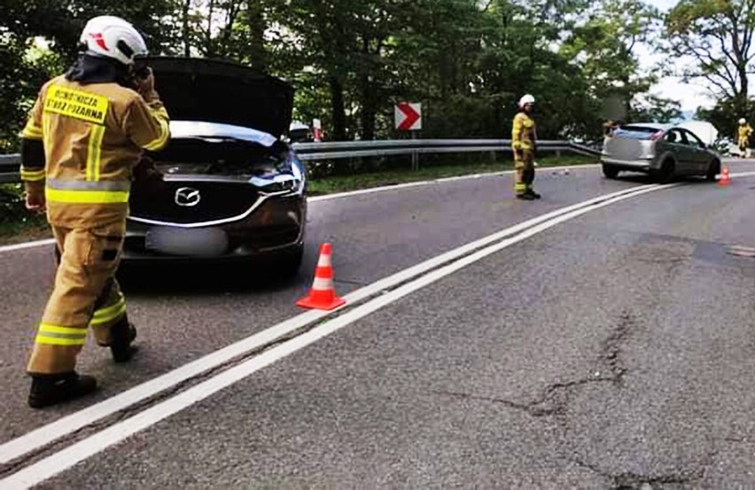 Wypadek w Gródku nad Dunajcem zablokował drogę na prawym brzegu Jeziora Rożnowskiego