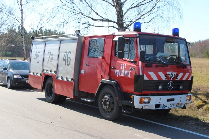 Wypadek w Wąglikowicach (6.04.2020). Jedna osoba poszkodowana [ZDJĘCIA]