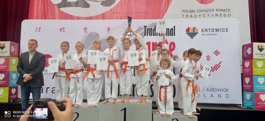 Siedem medali do Bytowa przywieźli karatecy. Po raz drugi z rzędu drużyna została Mistrzami Polski