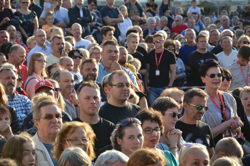 Festiwal Harcerski 2019. Największy Zespół Rockowy zagrał na Rynku w Kielcach! [ZDJĘCIA, ZAPIS TRANSMISJI]