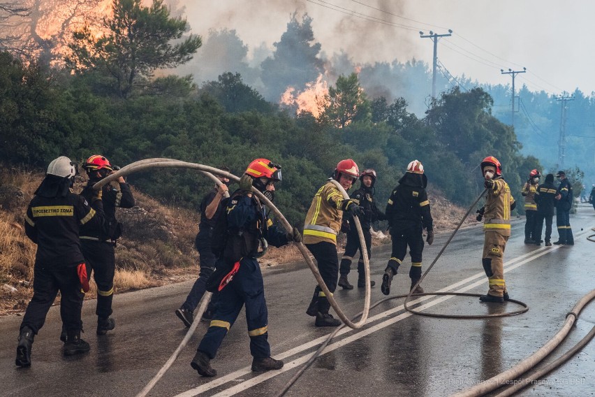 Polscy strażacy gaszą pożary lasów w Grecji