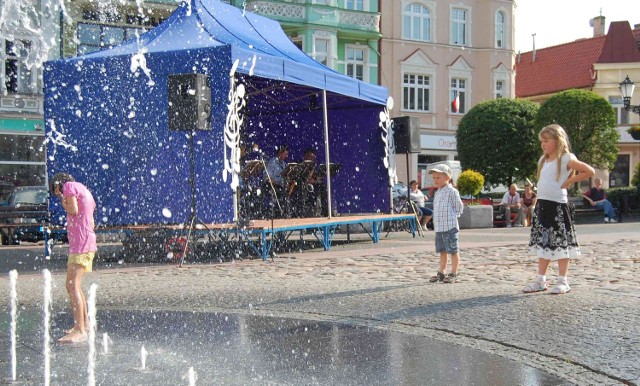 Co niedzielę na placu Hallera można tego lata posłuchać muzyki