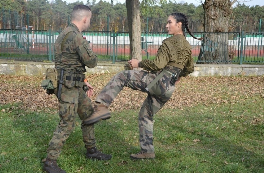Wojskowi instruktorzy za darmo nauczą kobiety jak radzić...