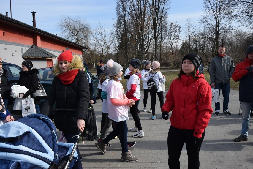 Bieg Tropem Wilczym 2019 w Kraśniku. Mieszkańcy pobiegli, by uczcić pamięć Żołnierzy Wyklętych (ZDJĘCIA, WIDEO)