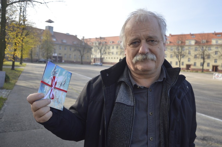 W Głogowie będą rozdawać kartki pocztowe z patriotyczną poezją. Gdzie można dostać zestaw?