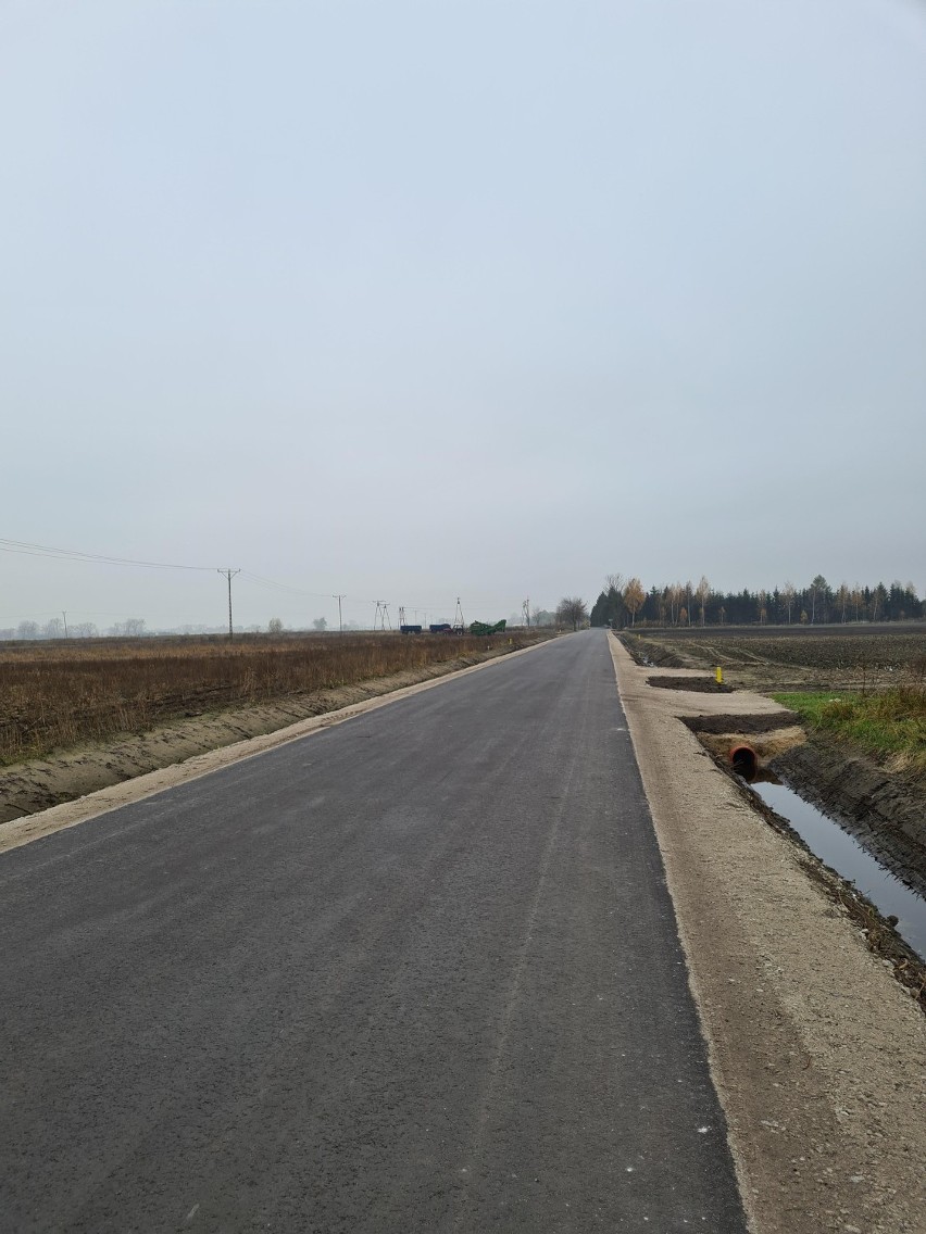 Zakończył się pierwszy etap przebudowy drogi powiatowej...