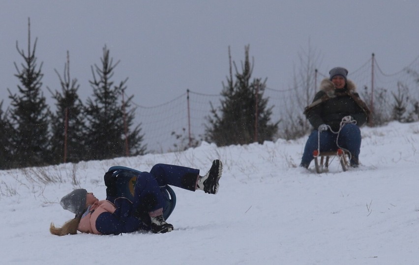 Zimowe szaleństwo w Sosnowcu. Górka Środulska w Sosnowcu przeżywała oblężenie! Zobaczcie te zdjęcia