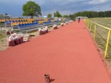 Będzie rozbudowa stadionu w Czarnej Dąbrówce. Radni zwiększą pulę pieniędzy. Muszą