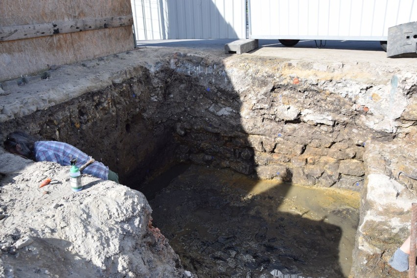 W Wieluniu archeolodzy odkryli relikty południowej bramy miasta ZDJĘCIA