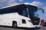 Perlejewo ma gminną komunikację autobusową. Nowe autobusy wożą dzieci i dorosłych