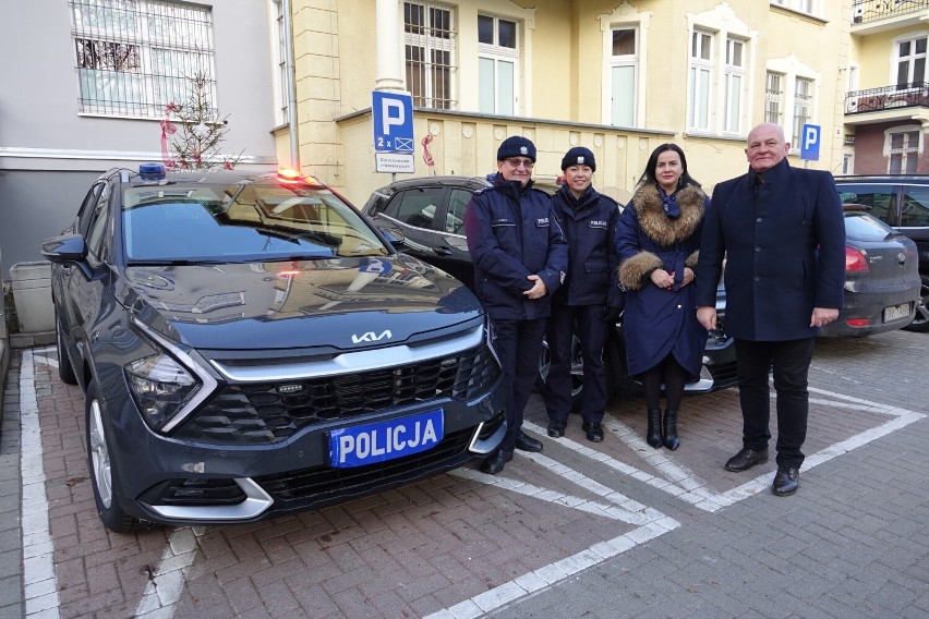 Radiowozy są marki kia i będą służyły policjantom w...