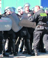 Nowy Targ: na lodowisku policjanci bili się z... policjantami