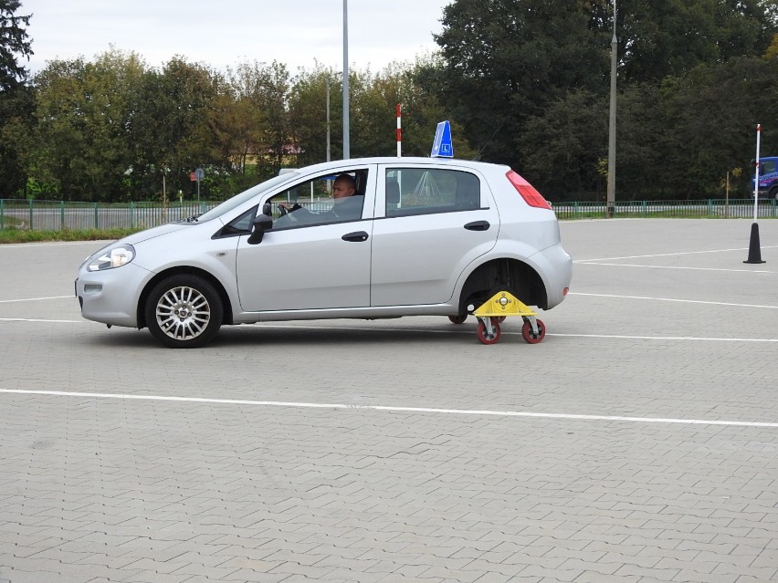 Łomża. Policjanci rozpoczęli akcję EDWARD, czyli Europejski Dzień Bez Ofiar Śmiertelnych na Drogach [zdjecia]