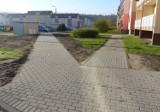 Nowy chodnik i miejsca postojowe przy u. Łasaka