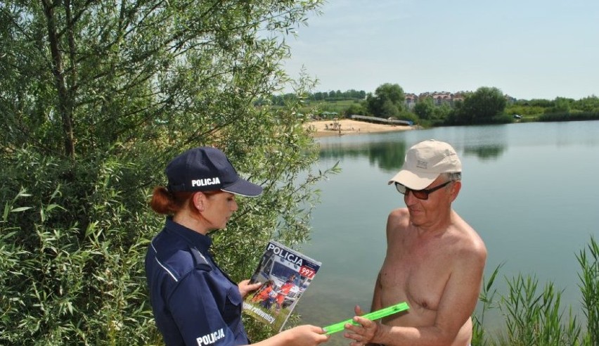 Policjanci z Przemyśla kontrolą miejsca, gdzie wypoczywamy nad wodą [ZDJĘCIA]