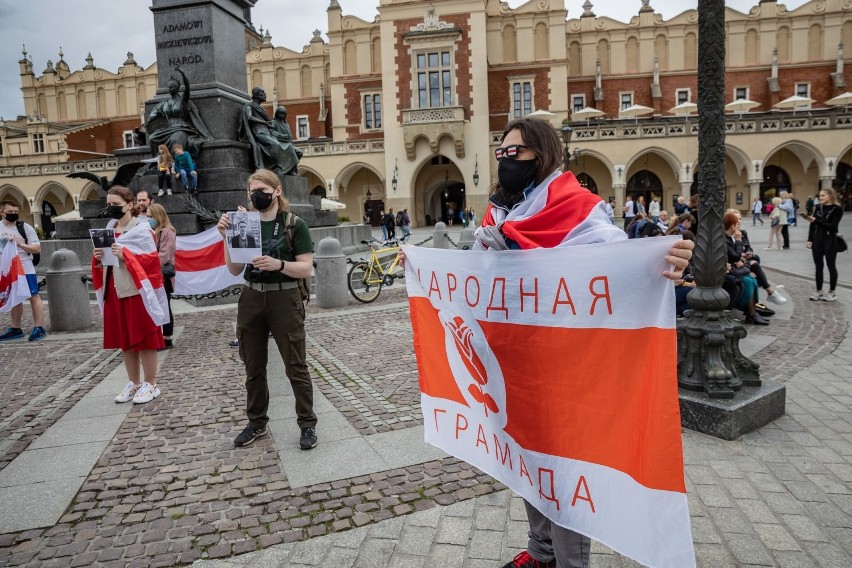 Protest krakowskich Białorusinów w obronie prześladowanych...